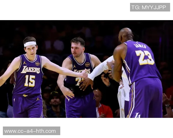 湖人外线防守崩溃全队被动不交易难以扭转攻强守弱局面